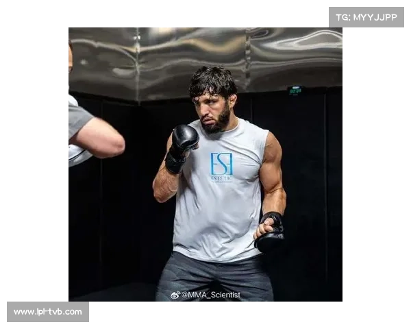 帕迪・平布雷特细数阿尔曼・萨鲁基安诸多“不配”冠军挑战权理由